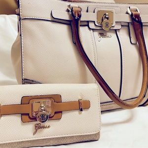 Guess white purse and wallet